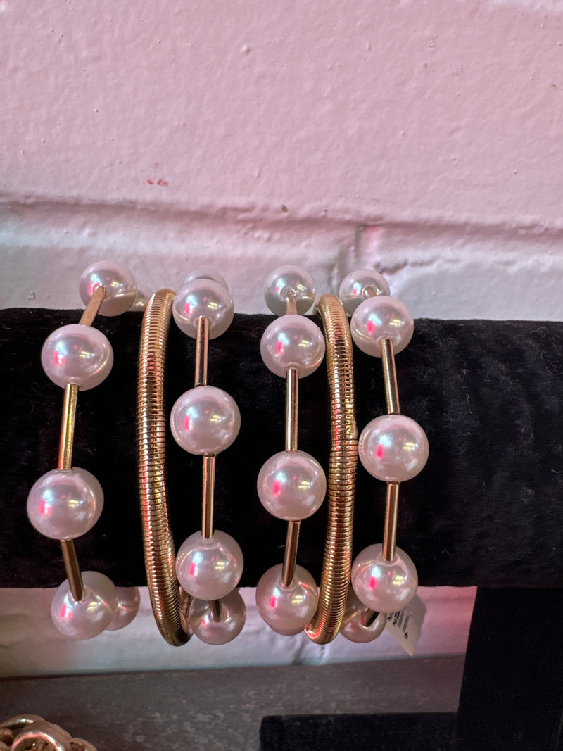 3 to a set pearl bracelet